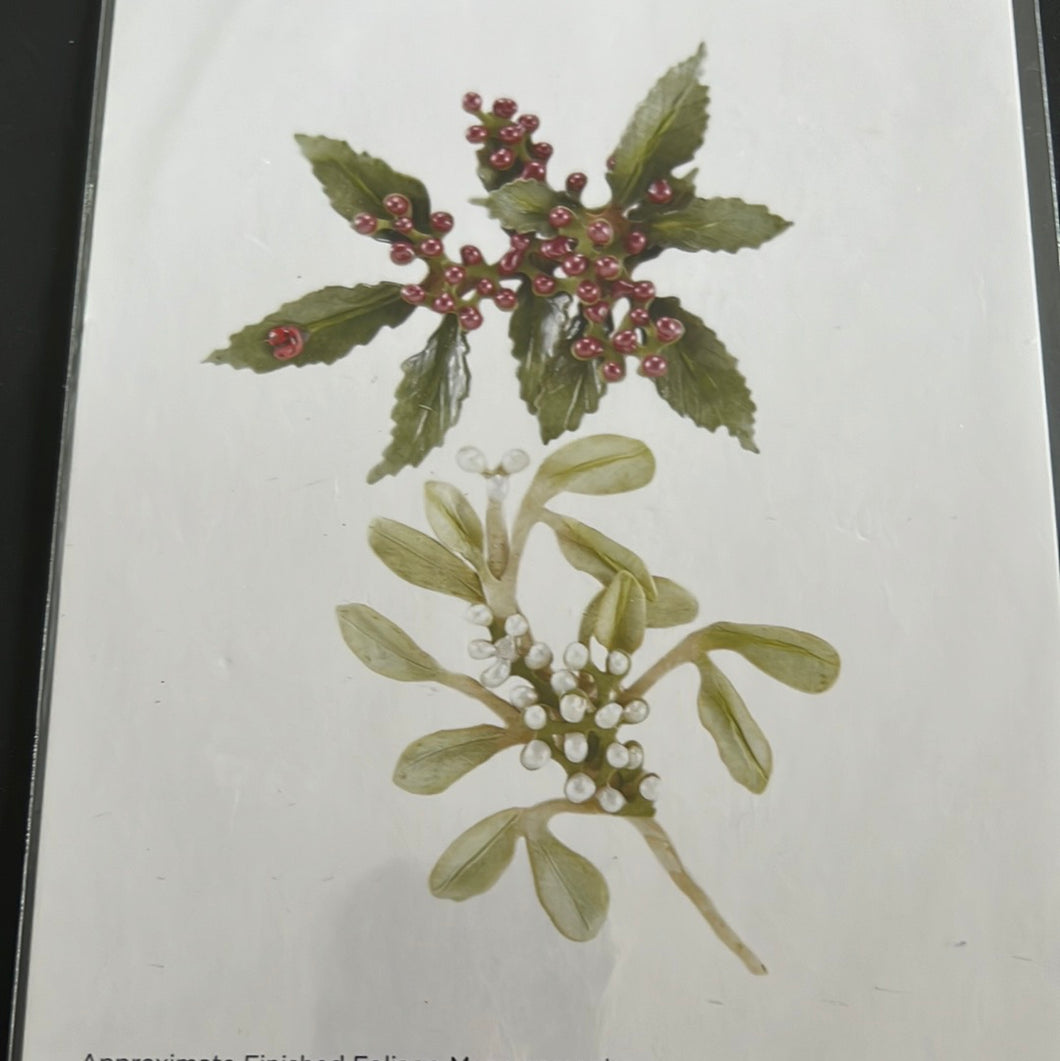 winterberry and mistletoe die by spellbinders